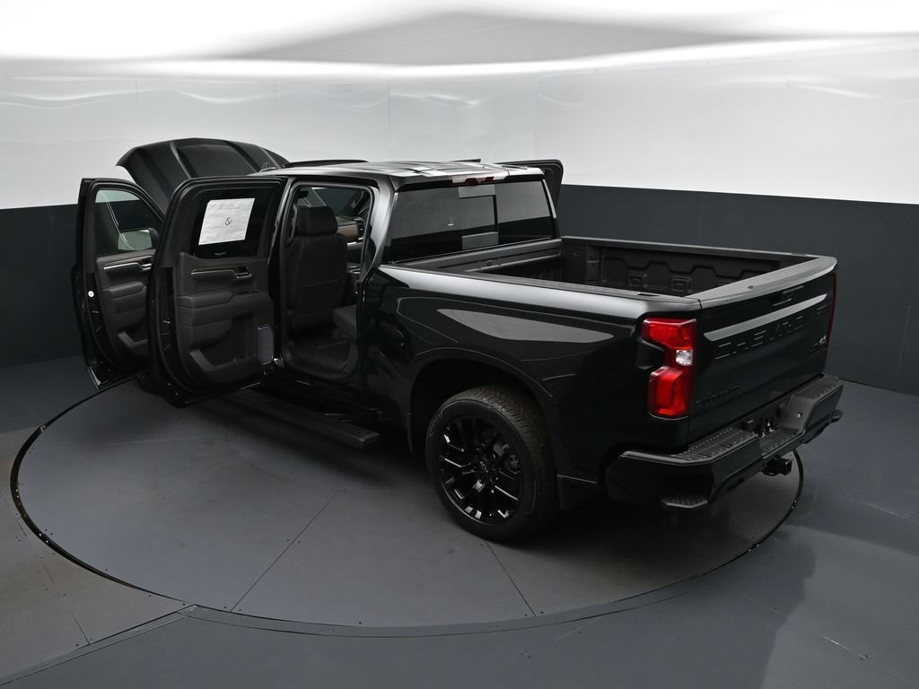 New 2026 Chevrolet Silverado 1500 High Country w/ High Country Premium Package AWD/4WD image 2