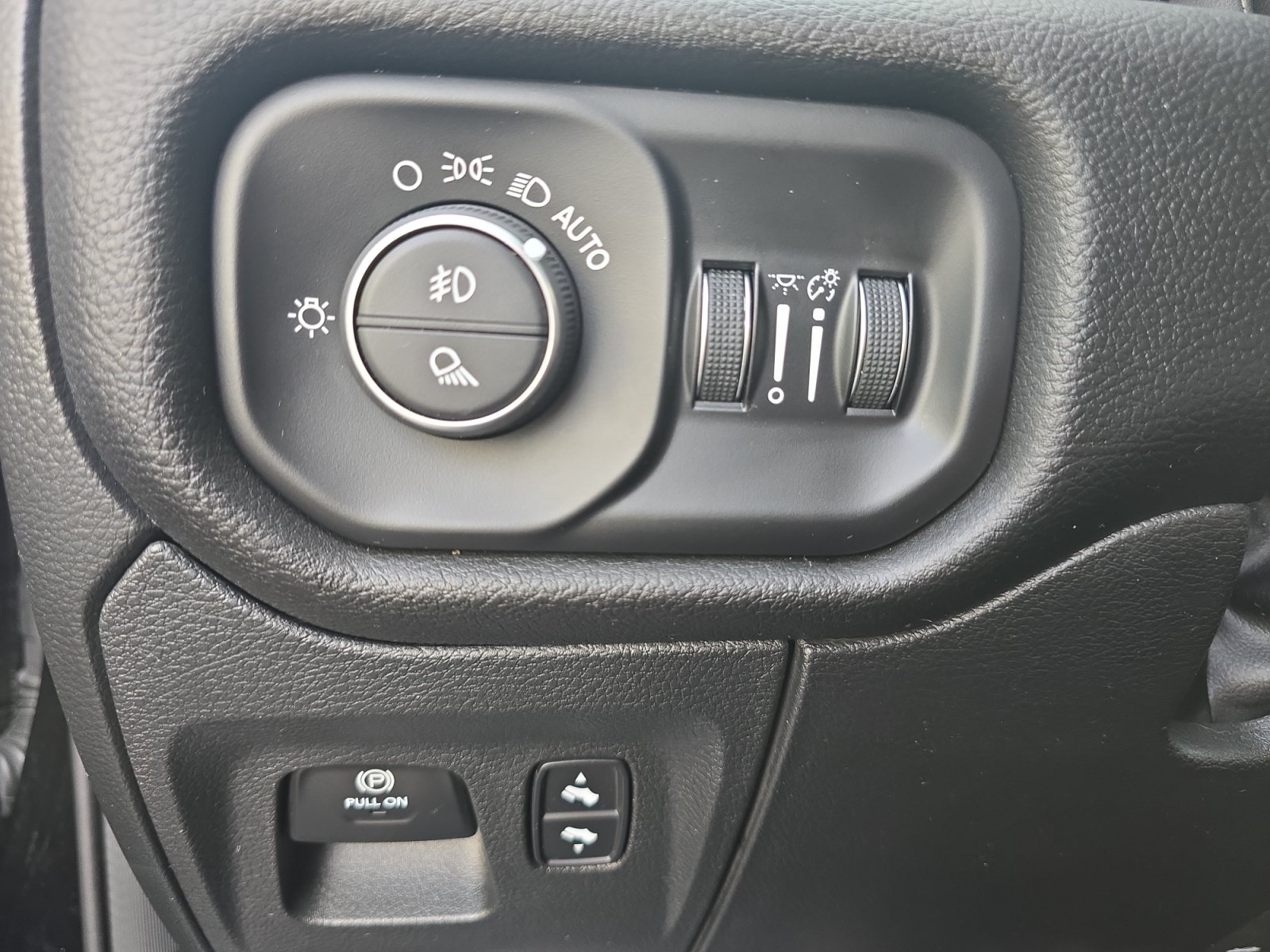 Certified 2024 RAM 1500 Laramie AWD/4WD image 28
