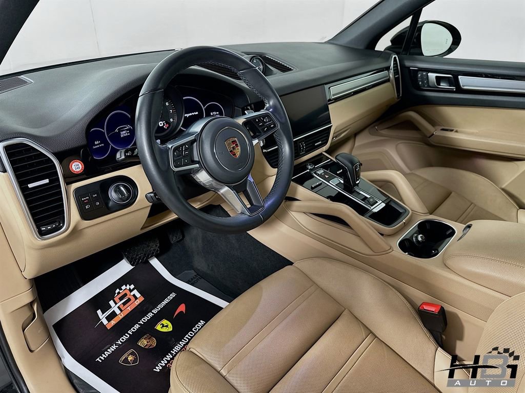 Used 2023 Porsche Cayenne Platinum Edition image 10