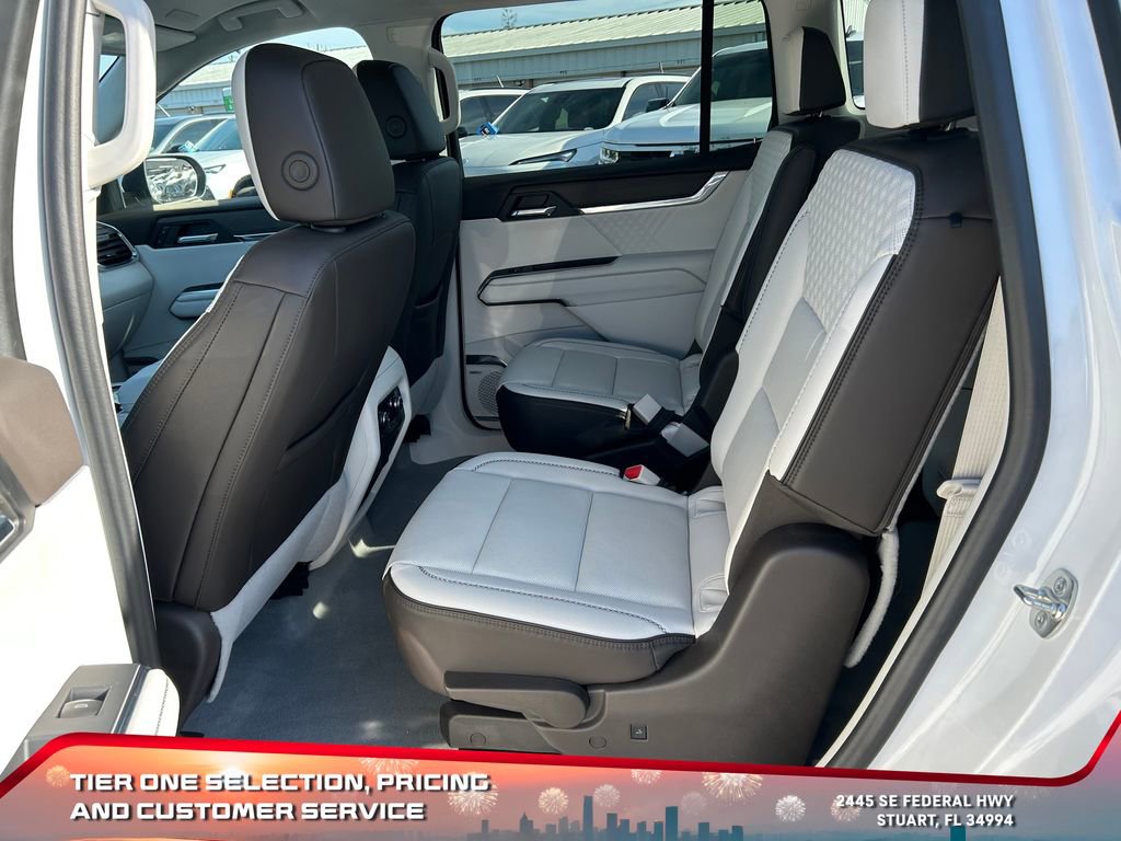 Used 2024 GMC Acadia Denali image 10