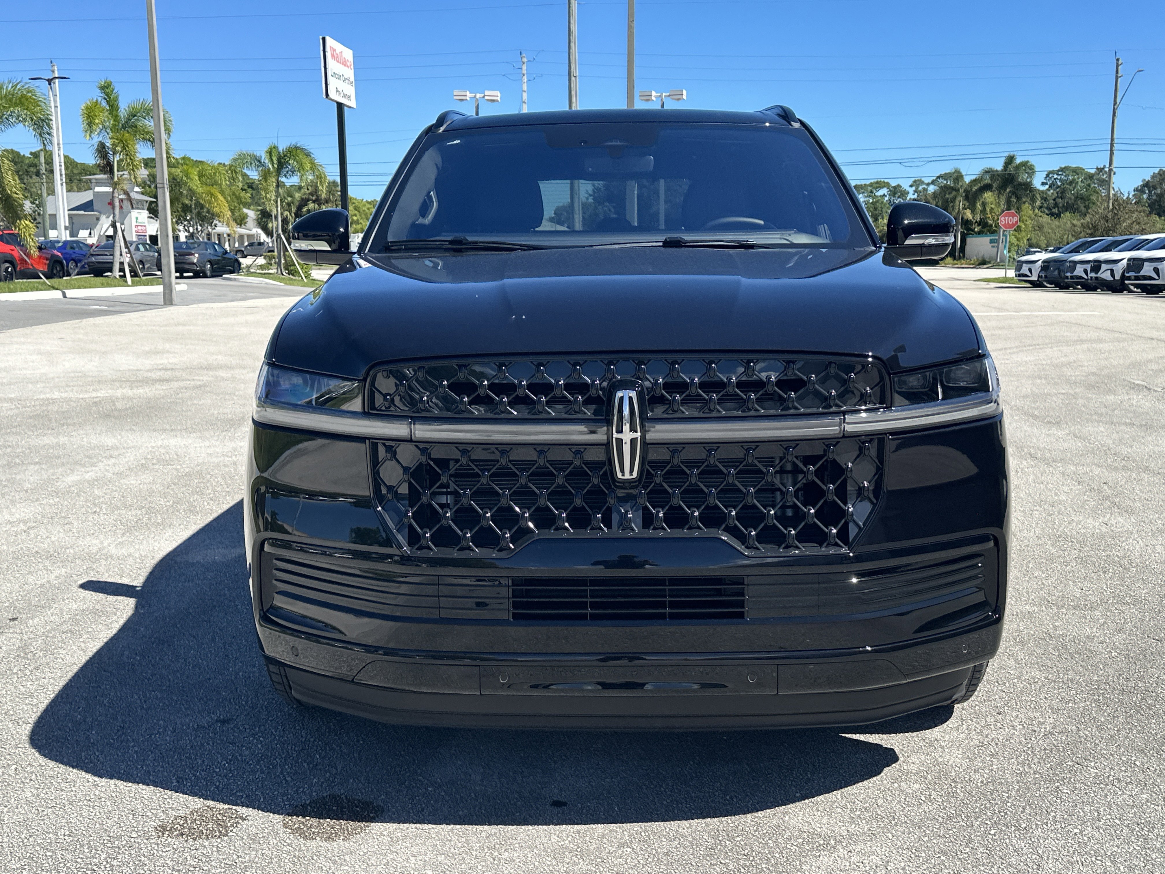New 2025 Lincoln Navigator Reserve image 3