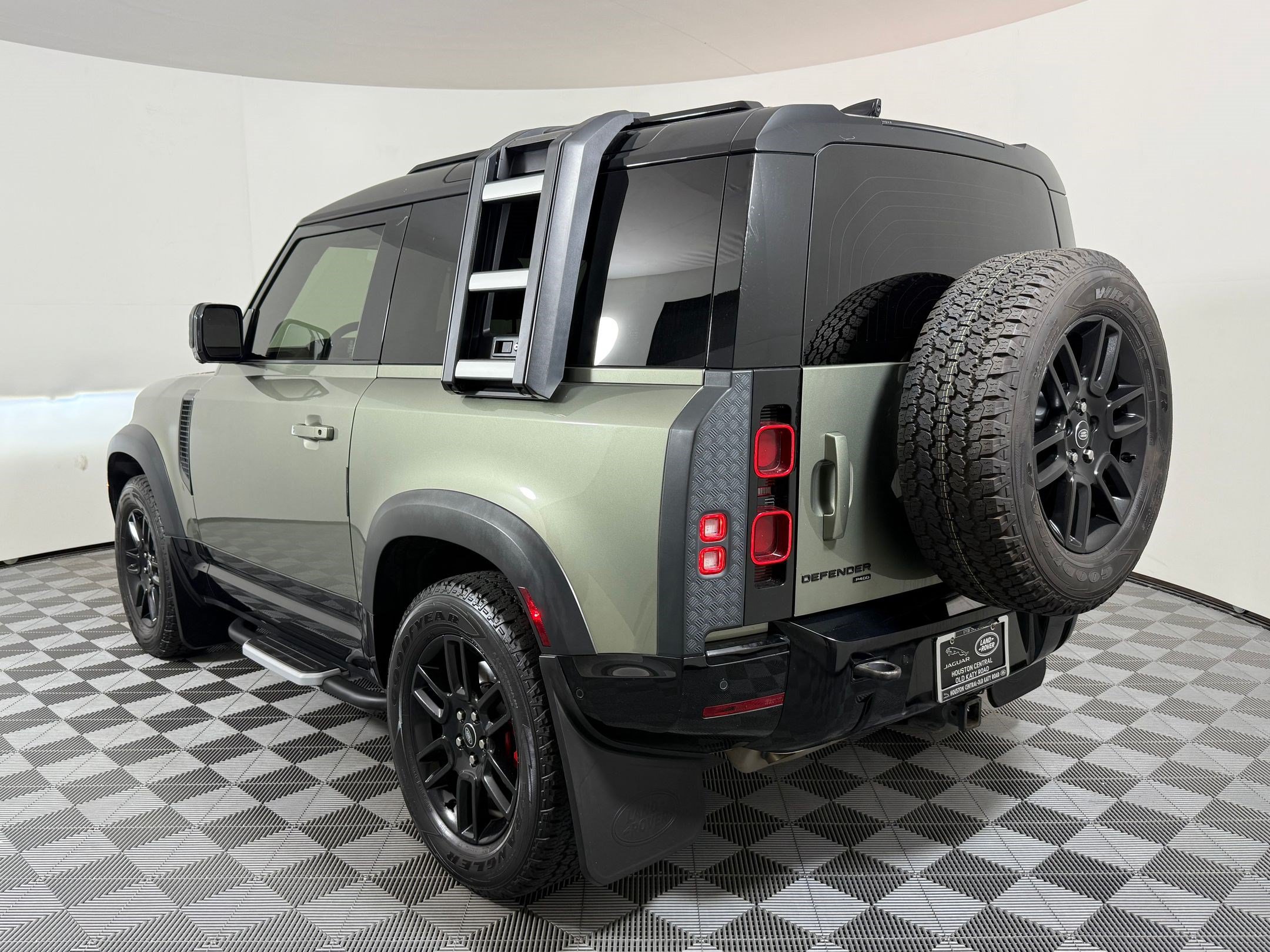 Used 2022 Land Rover Defender 90 X-Dynamic S AWD/4WD image 3