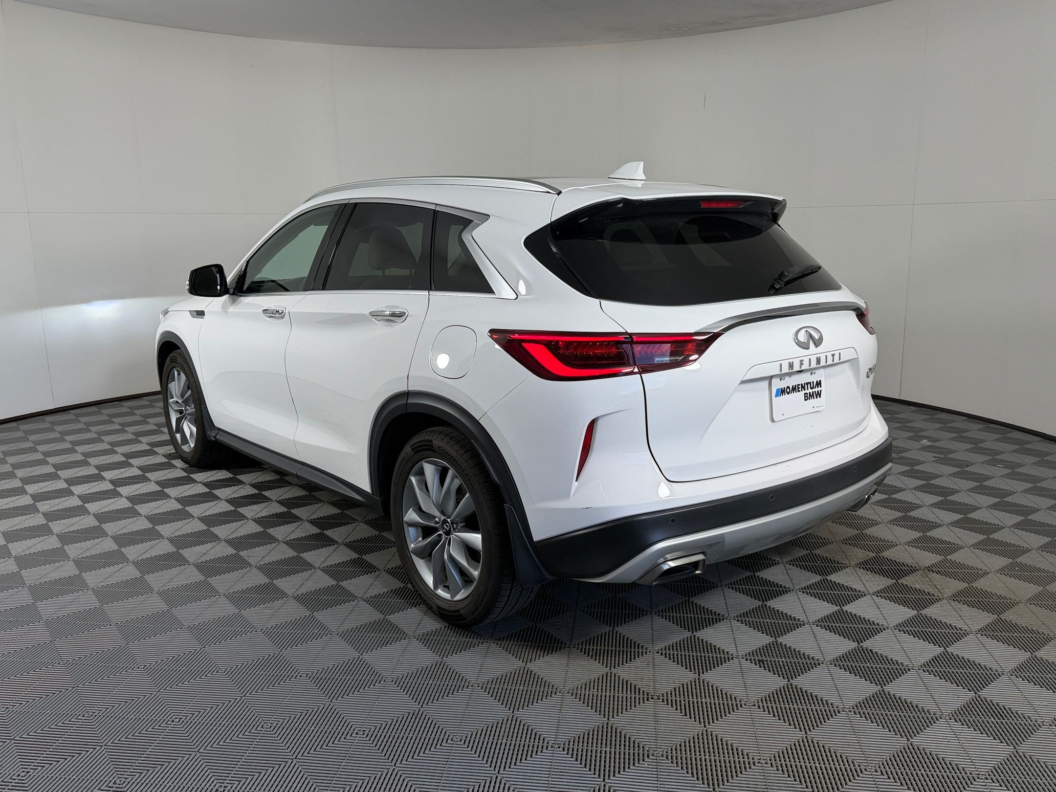 Used 2022 INFINITI QX50 Luxe FWD image 3