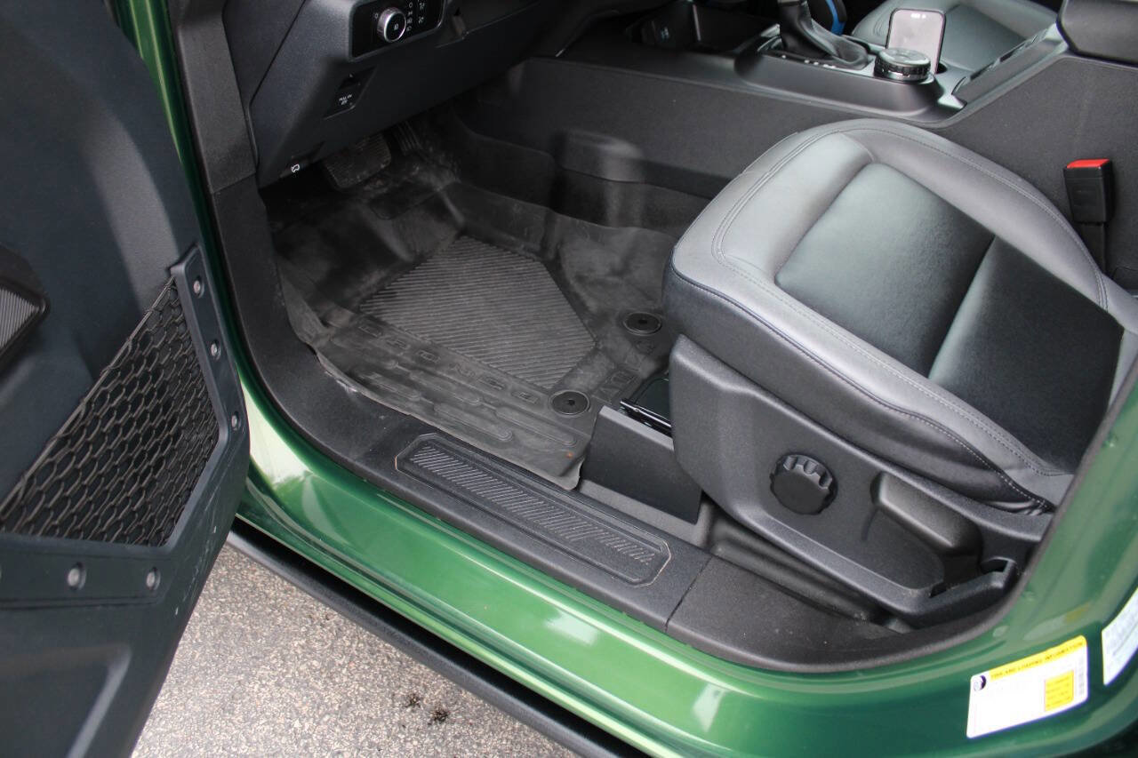 Used 2024 Ford Bronco Black Diamond image 19