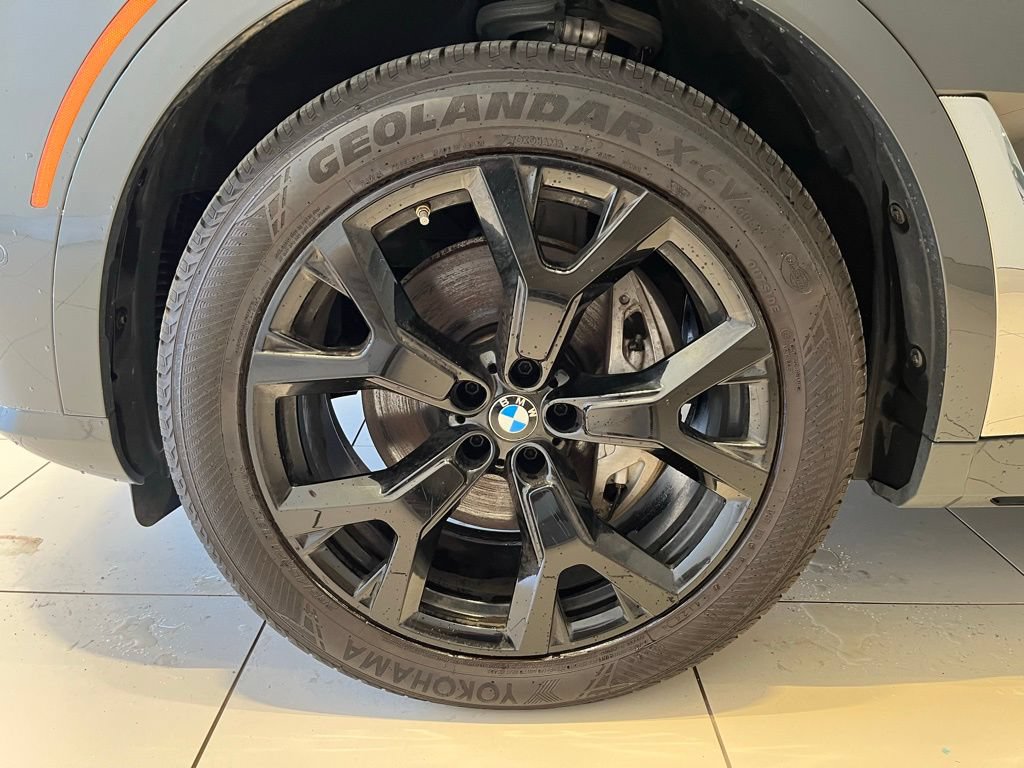 Used 2023 BMW X7 xDrive40i w/ Parking Assistance Package AWD/4WD image 14