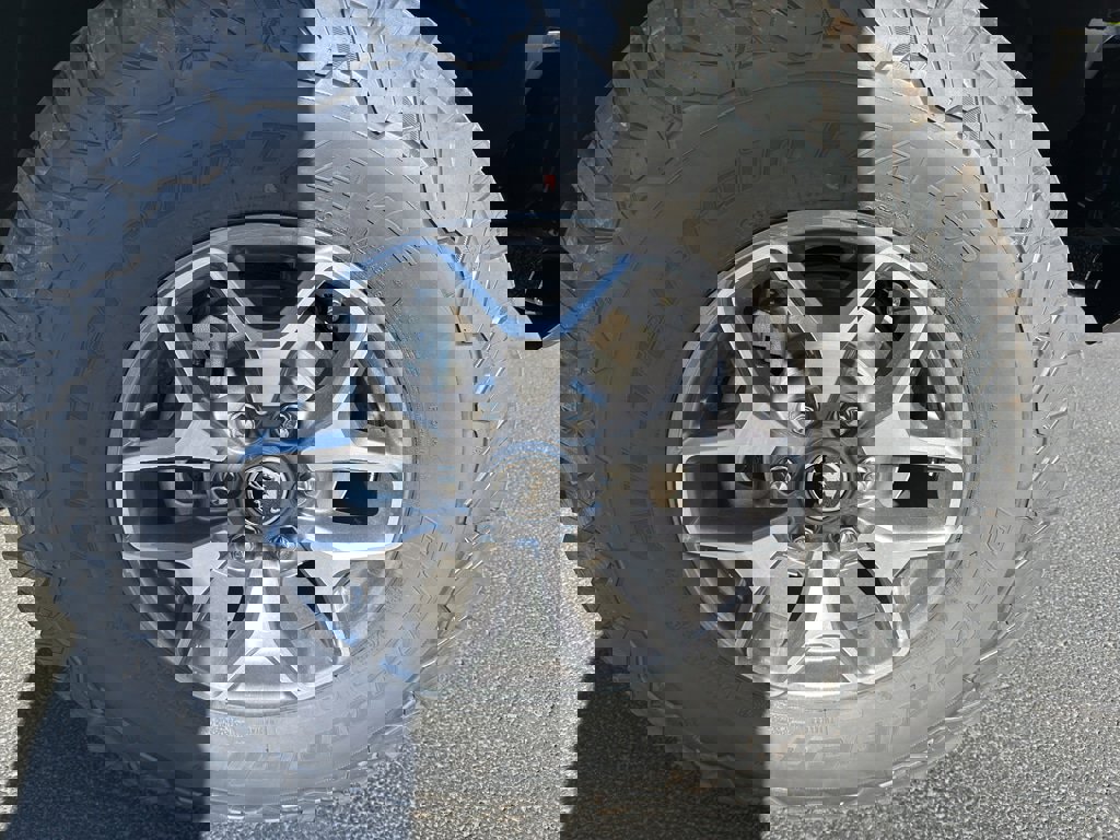 New 2025 Ford Bronco Badlands image 15