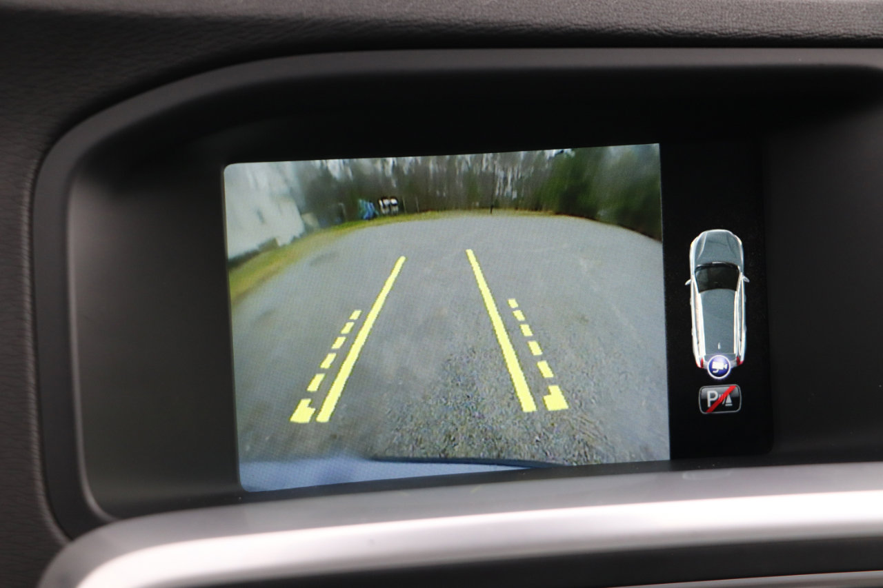 Used 2017 Volvo V60 T5 Cross Country w/ Climate Package image 19