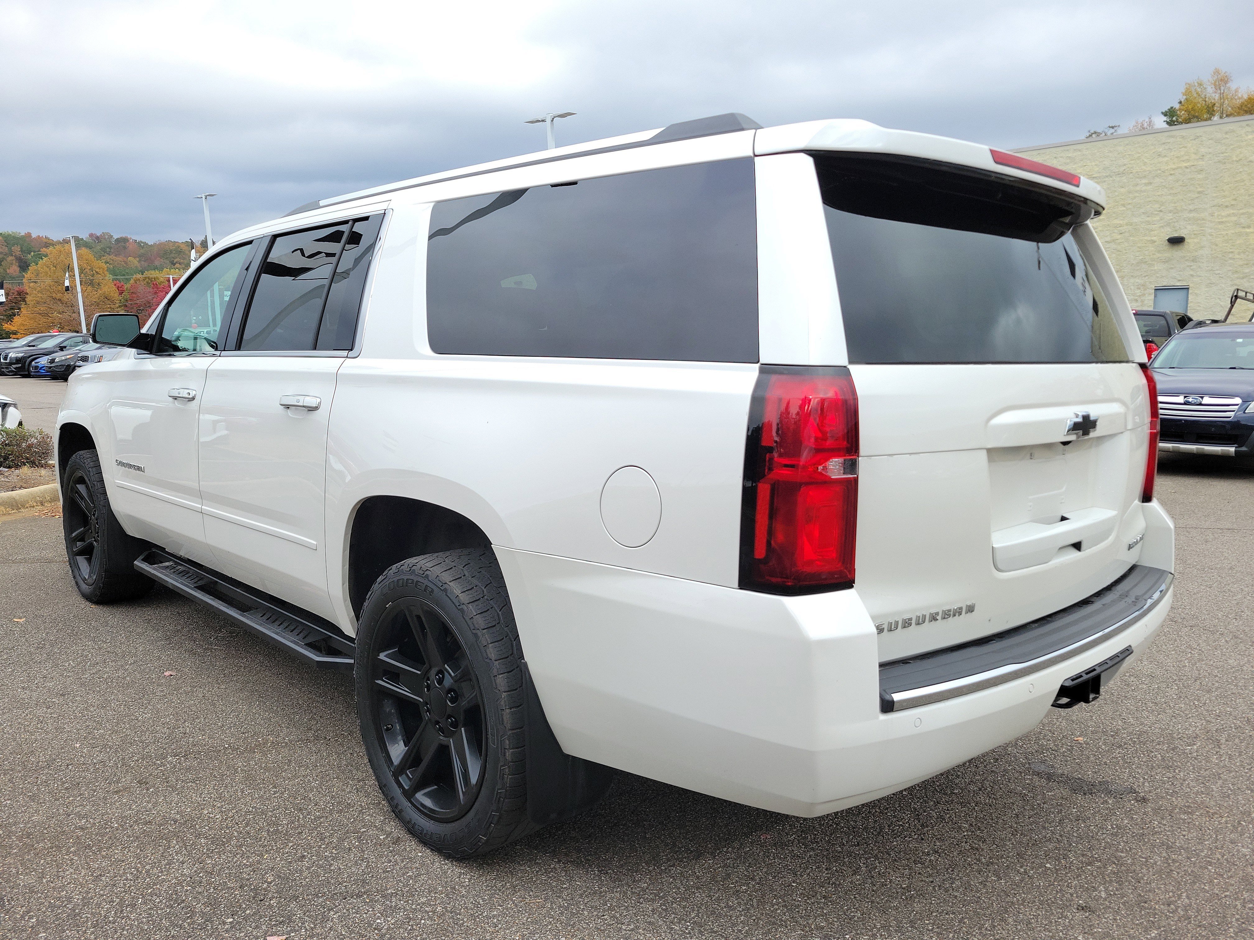 Used 2020 Chevrolet Suburban Premier image 27