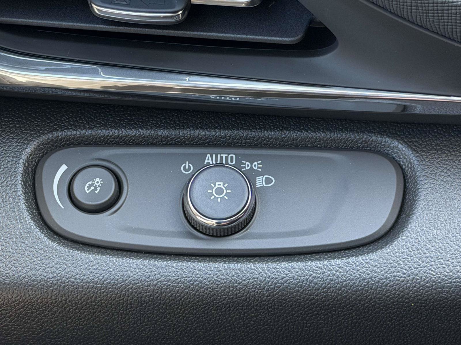 New 2026 Buick Envista Preferred w/ Advanced Safety Package FWD image 18