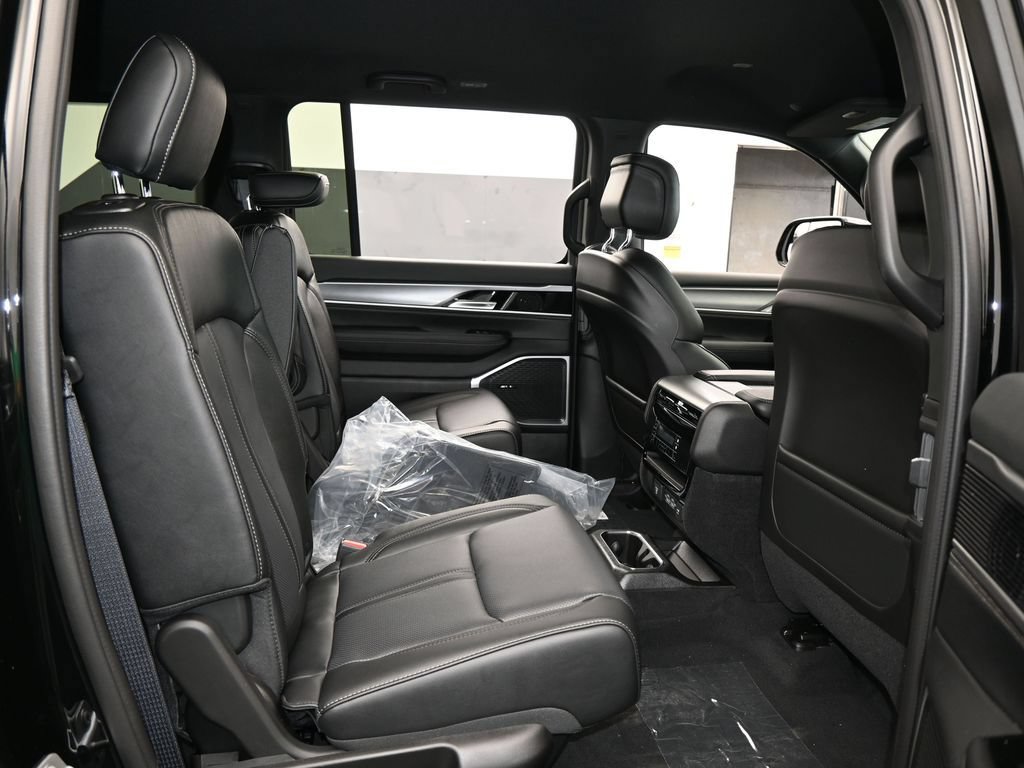 New 2026 Jeep Grand Wagoneer Limited AWD/4WD image 39
