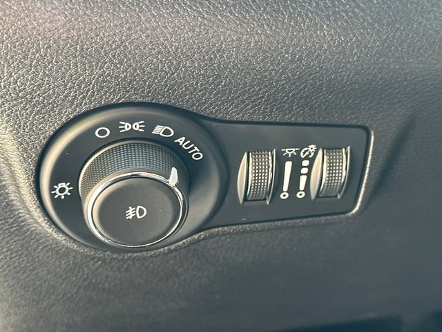 Used 2025 Jeep Compass Limited w/ Elite Group AWD/4WD image 26