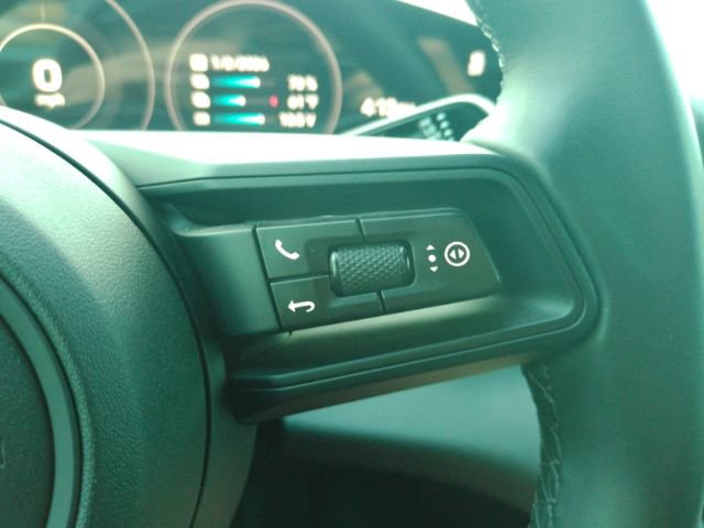 Used 2023 Porsche Taycan image 38