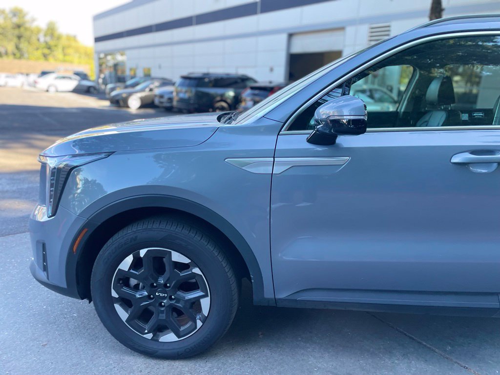 Used 2025 Kia Sorento S AWD/4WD image 8