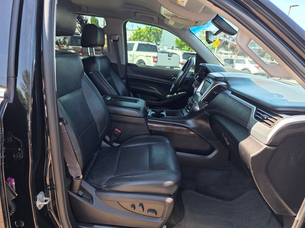 Used 2015 Chevrolet Suburban LS RWD image 24