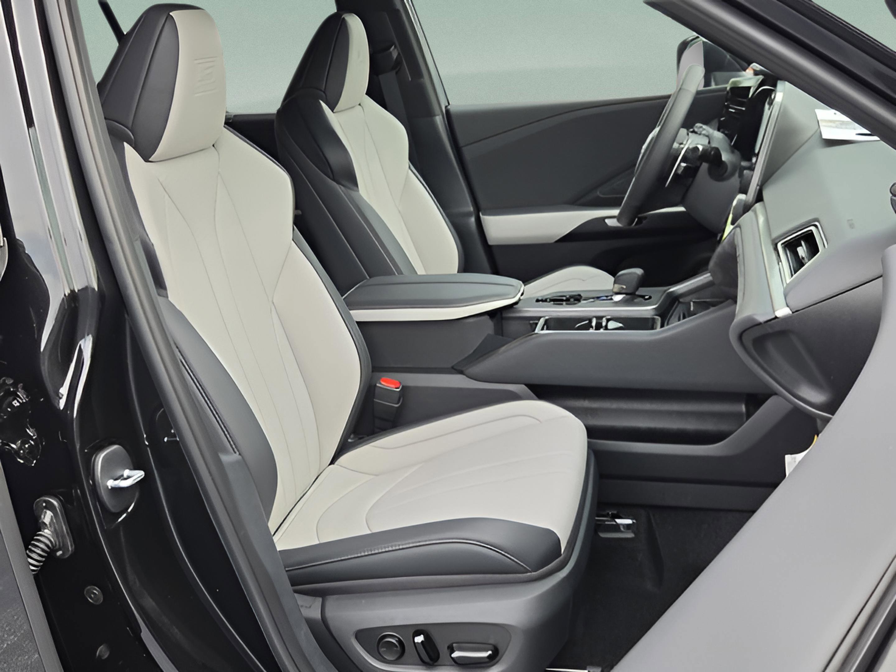 New 2026 Lexus TX 500h AWD image 16