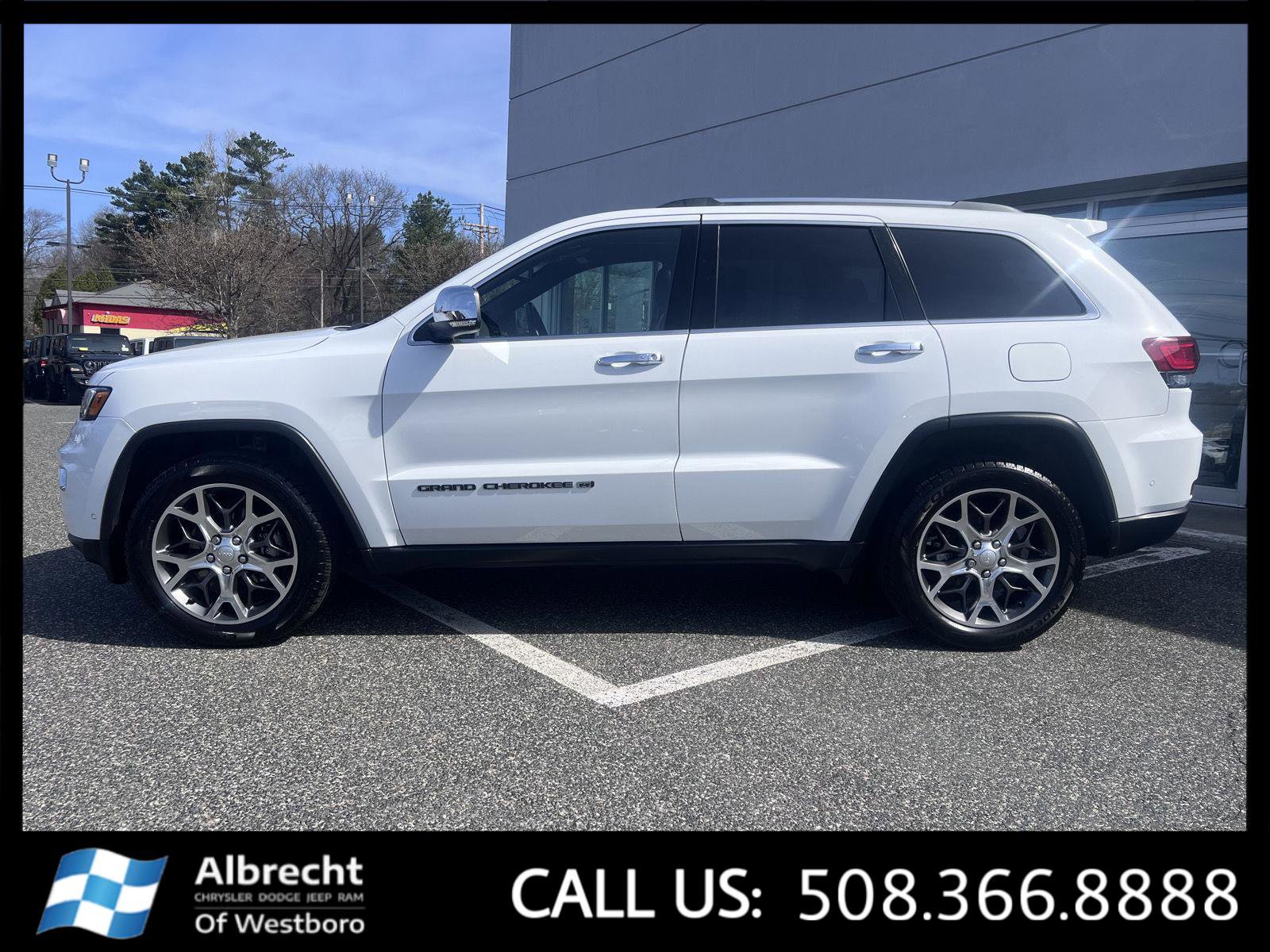 Used 2022 Jeep Grand Cherokee Limited w/ Trailer Tow Group IV image 2