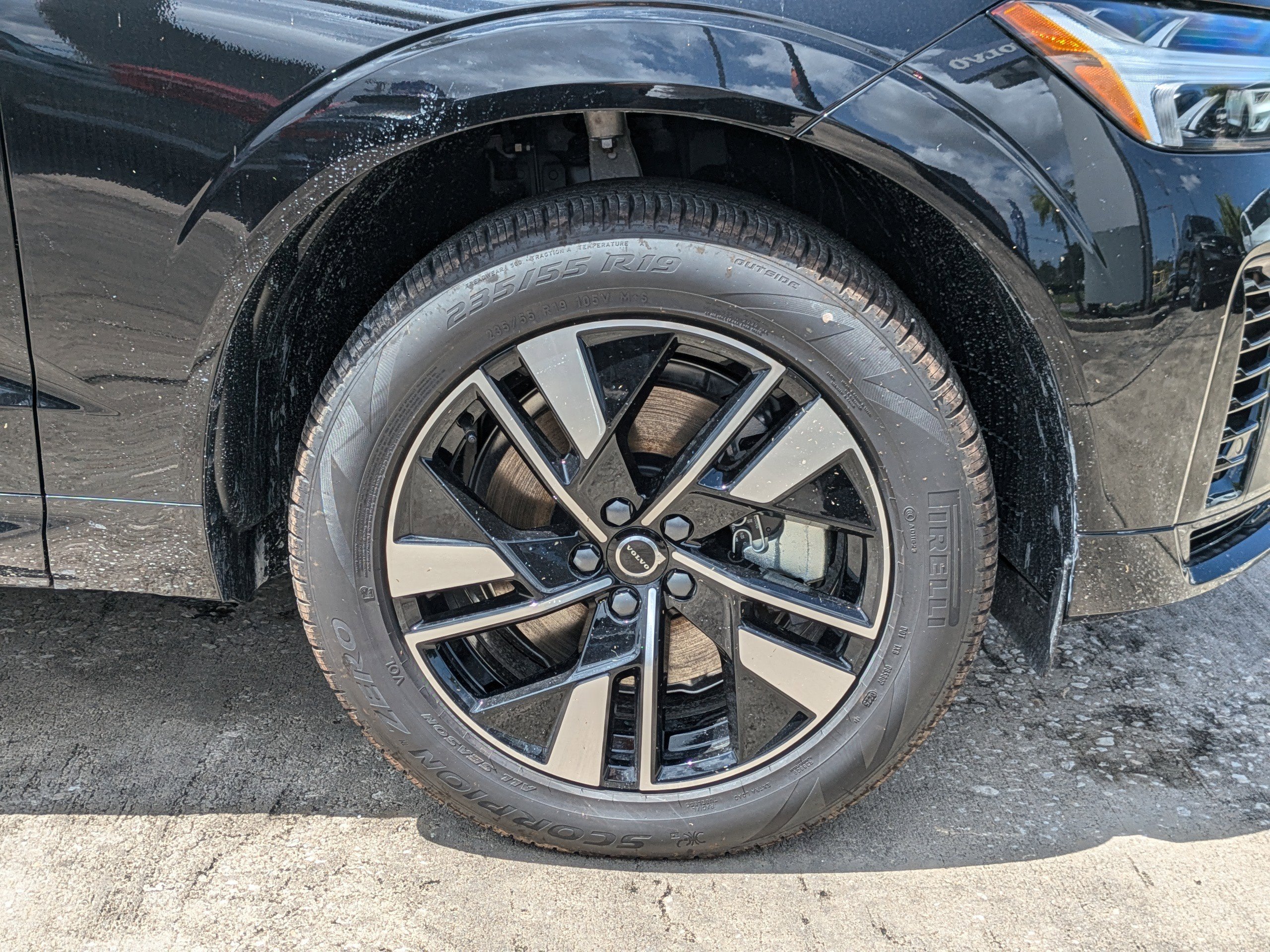 New 2026 Volvo XC60 T8 Core image 11