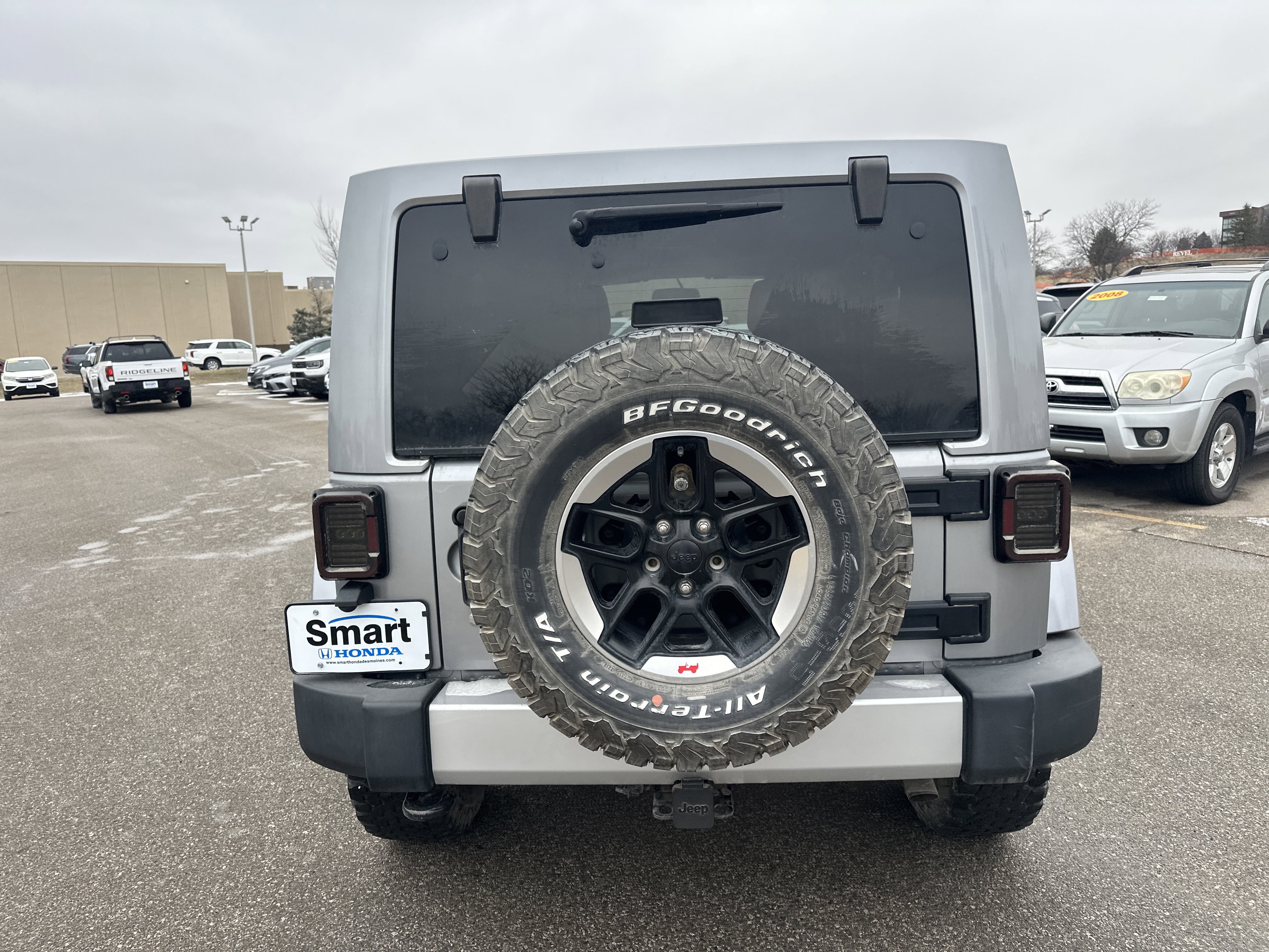 Used 2013 Jeep Wrangler Unlimited Sahara w/ Connectivity Group image 9