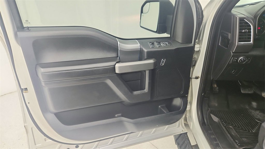 Used 2016 Ford F150 XLT w/ Equipment Group 302A Luxury image 23