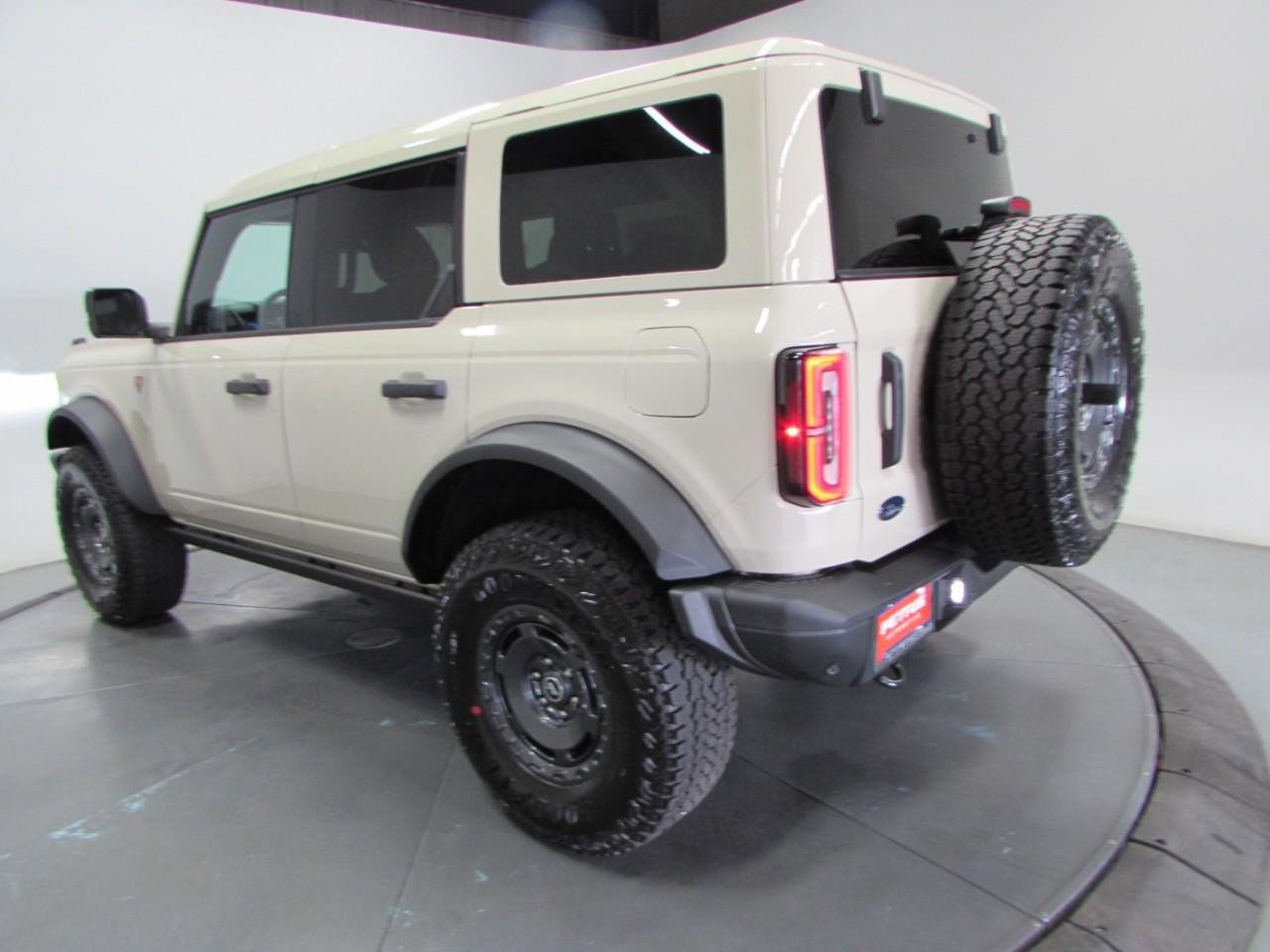 New 2025 Ford Bronco Badlands image 6