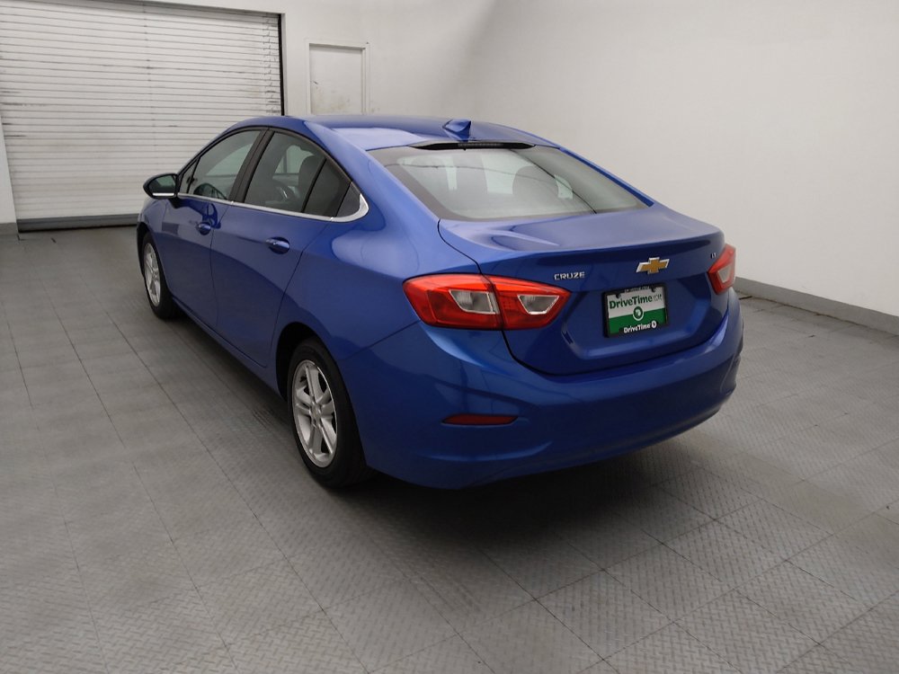 Used 2017 Chevrolet Cruze LT w/ Convenience Package FWD image 3