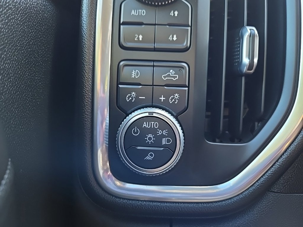 Used 2020 GMC Sierra 1500 SLT w/ SLT Premium Plus Package AWD/4WD image 22