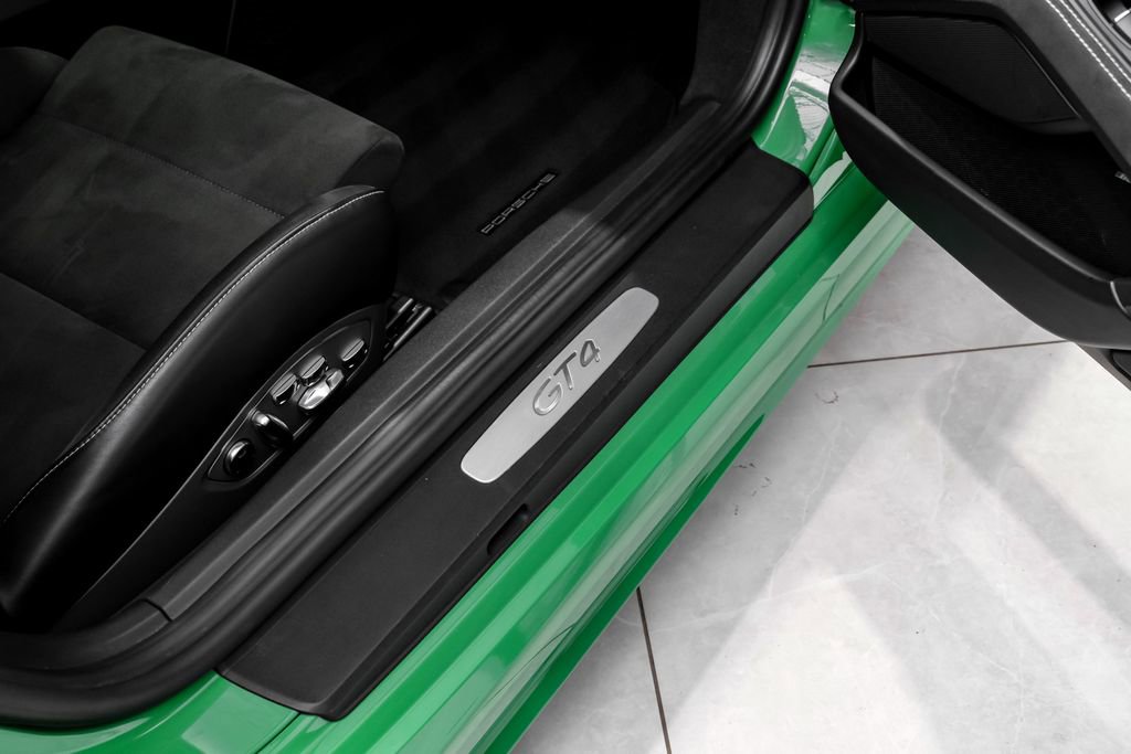 Used 2022 Porsche 718 Cayman GT4 RWD image 34
