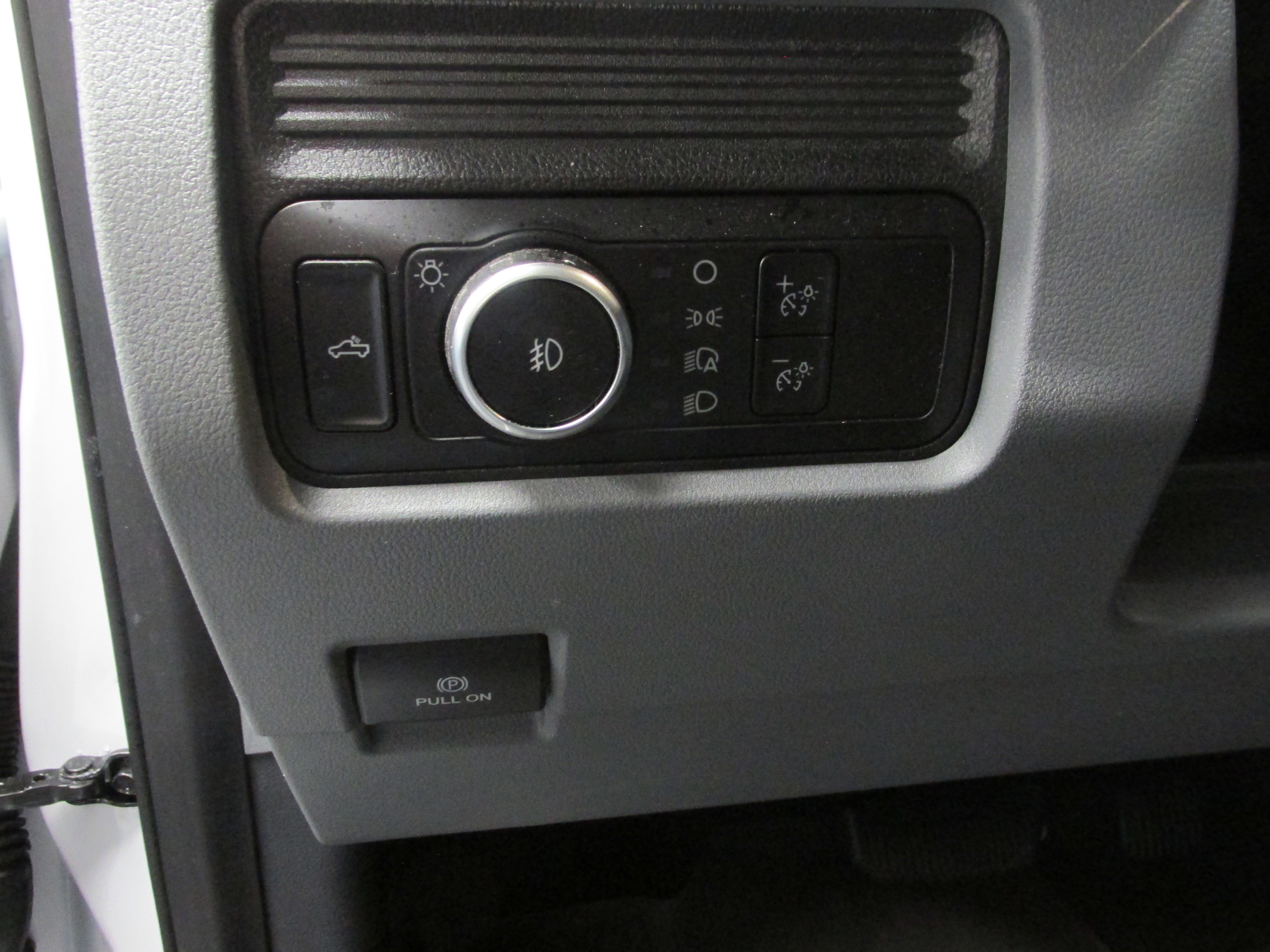 Used 2023 Ford F250 XLT w/ Snow Plow Prep Package image 29