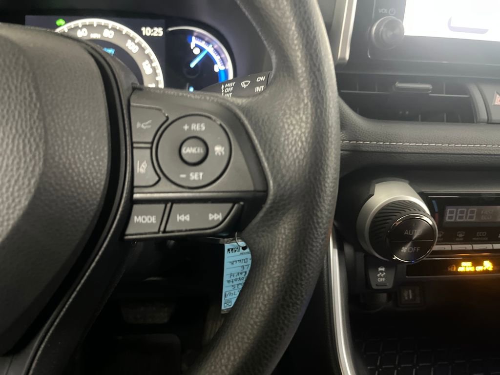 Used 2025 Toyota RAV4 LE image 60