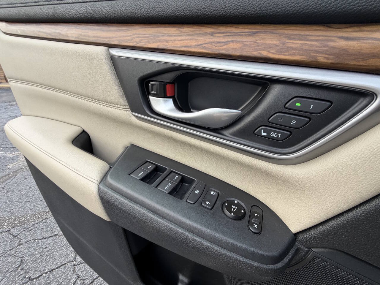 Used 2020 Honda CR-V Touring image 16