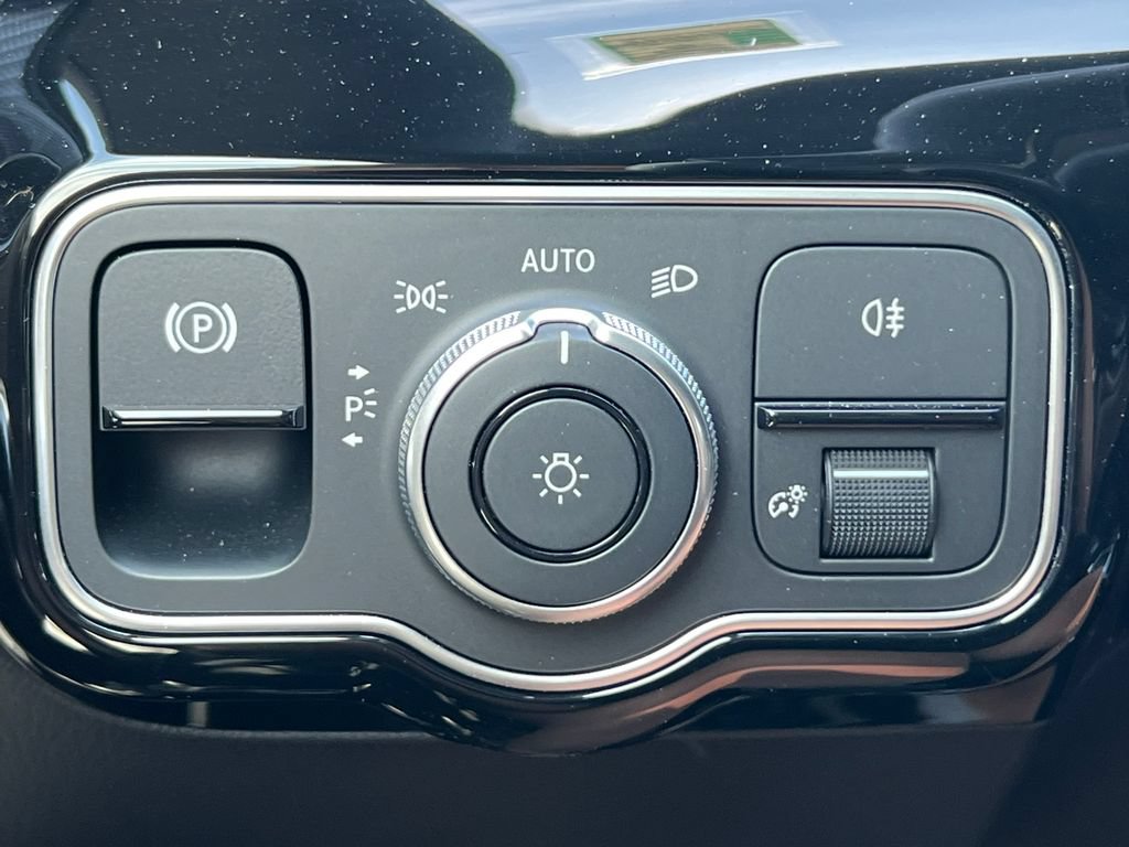 New 2025 Mercedes-Benz CLA 250 4MATIC image 18
