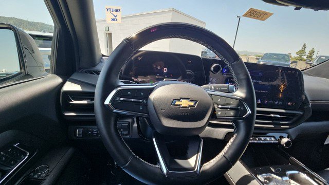 Used 2025 Chevrolet Silverado EV LT w/ LT Premium Package image 11