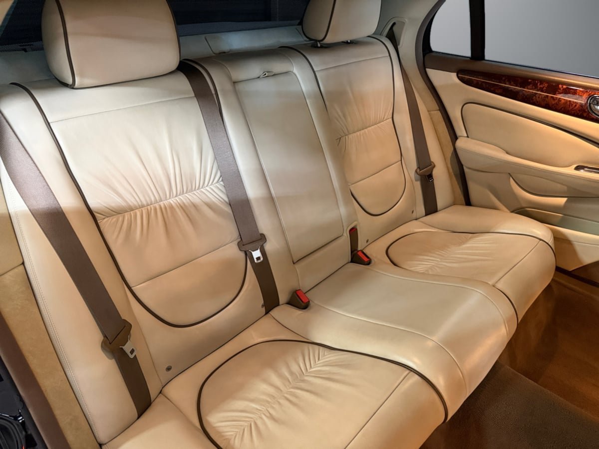 Used 2005 Jaguar XJ8 RWD image 18