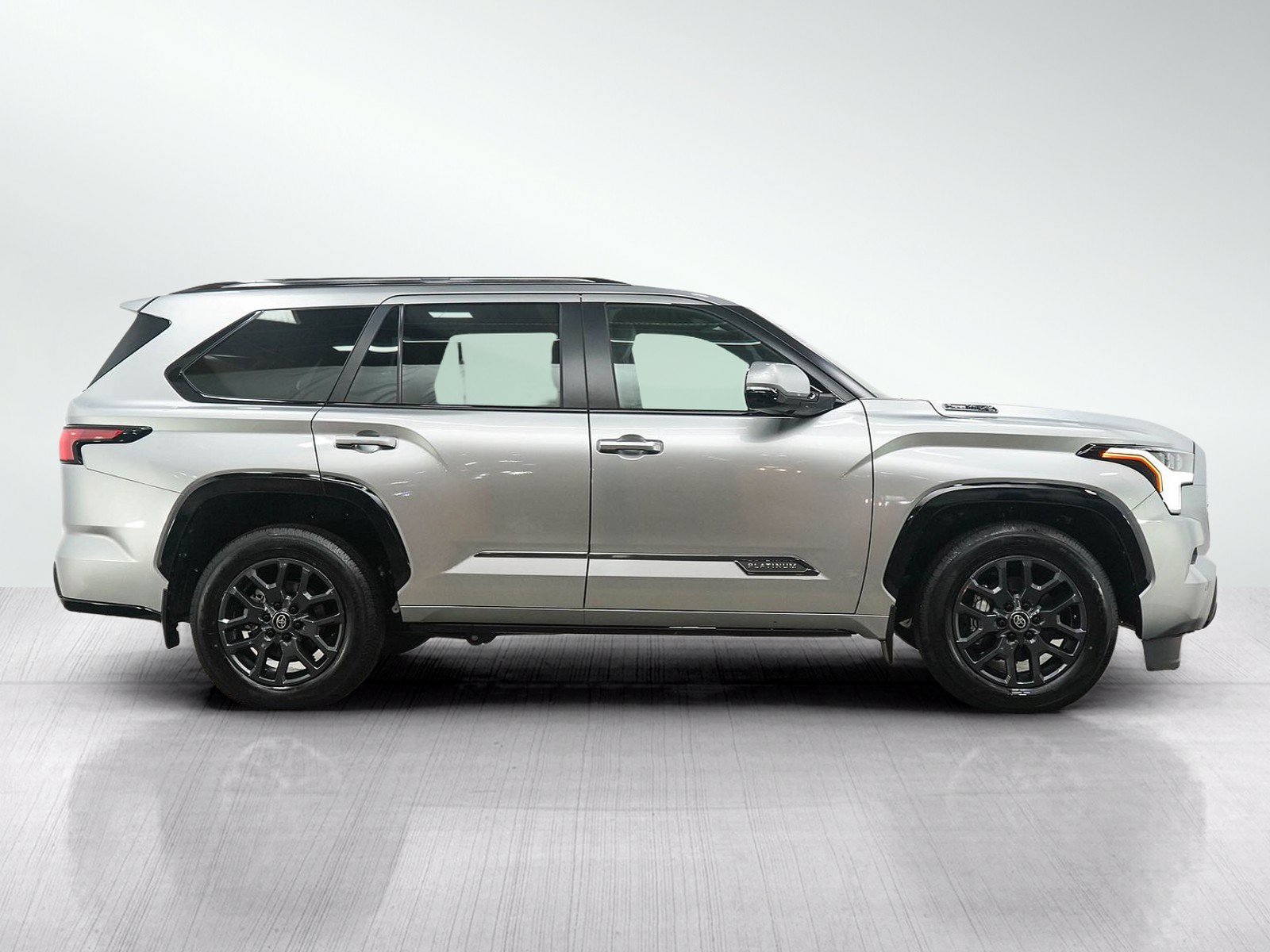 Used 2026 Toyota Sequoia Platinum AWD/4WD image 6