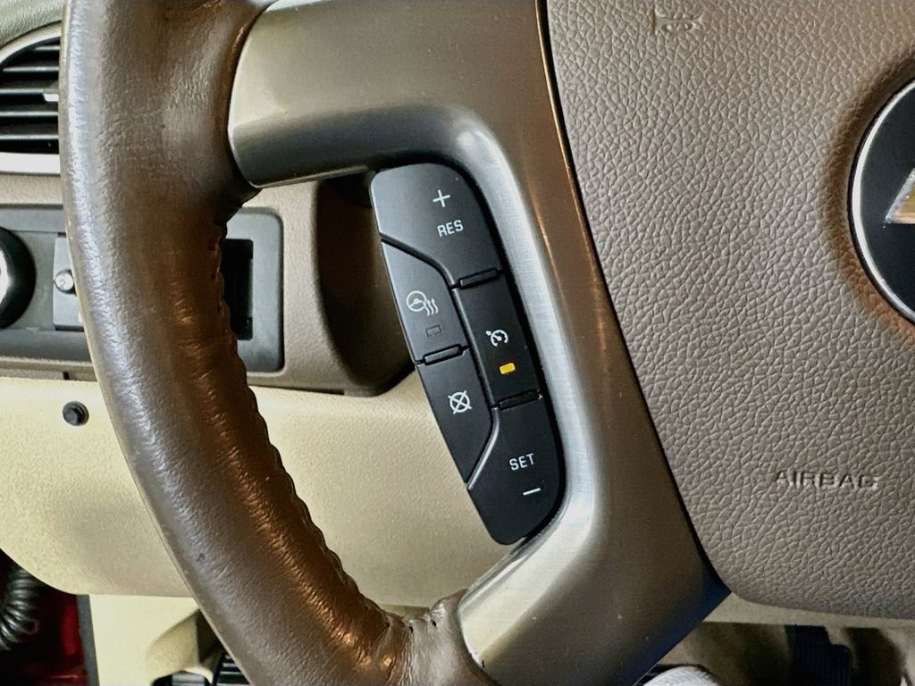 Used 2013 Chevrolet Tahoe LTZ RWD image 25