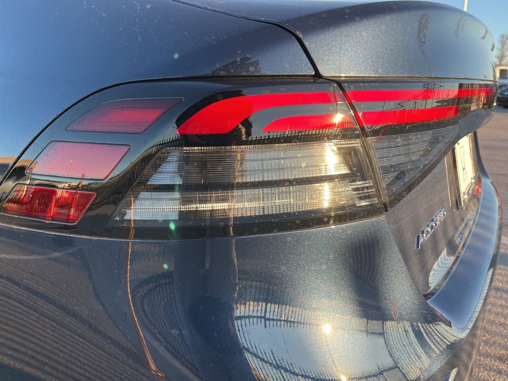 Certified 2025 Honda Accord SE image 7