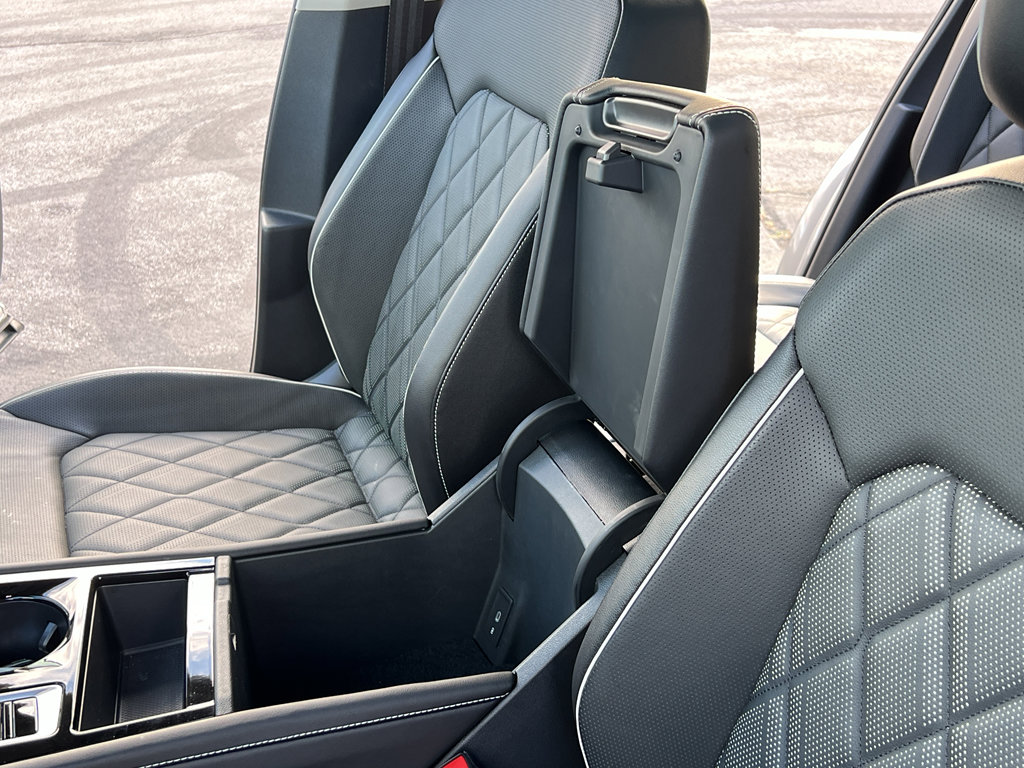 Used 2024 Volkswagen Atlas SEL Premium R-Line image 18