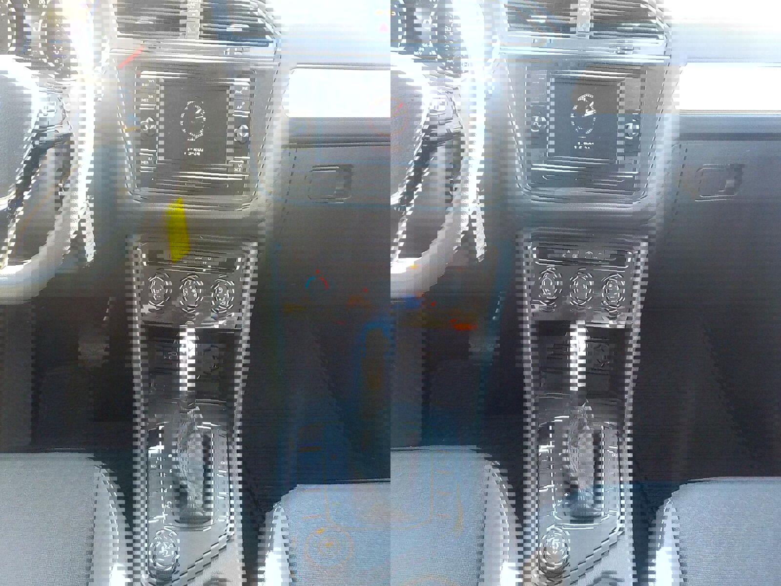 Used 2021 Volkswagen Tiguan S image 20