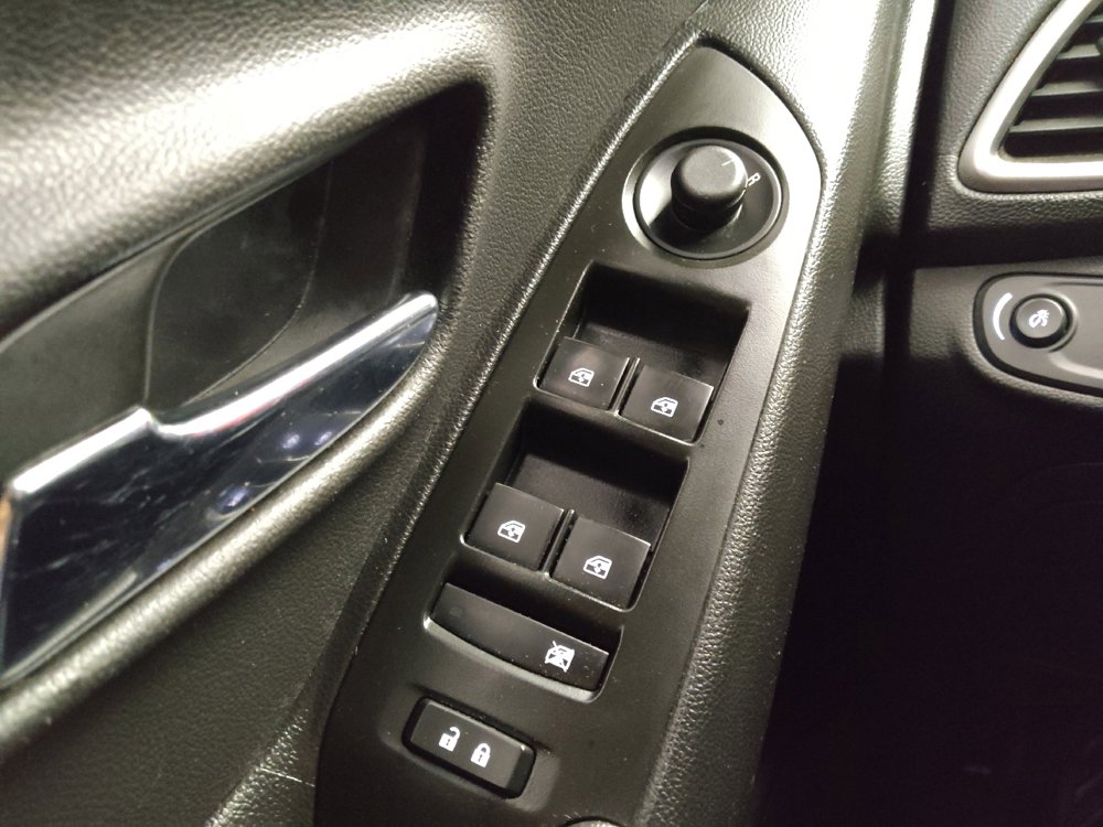 Used 2020 Chevrolet Trax LT w/ LT Convenience Package image 27