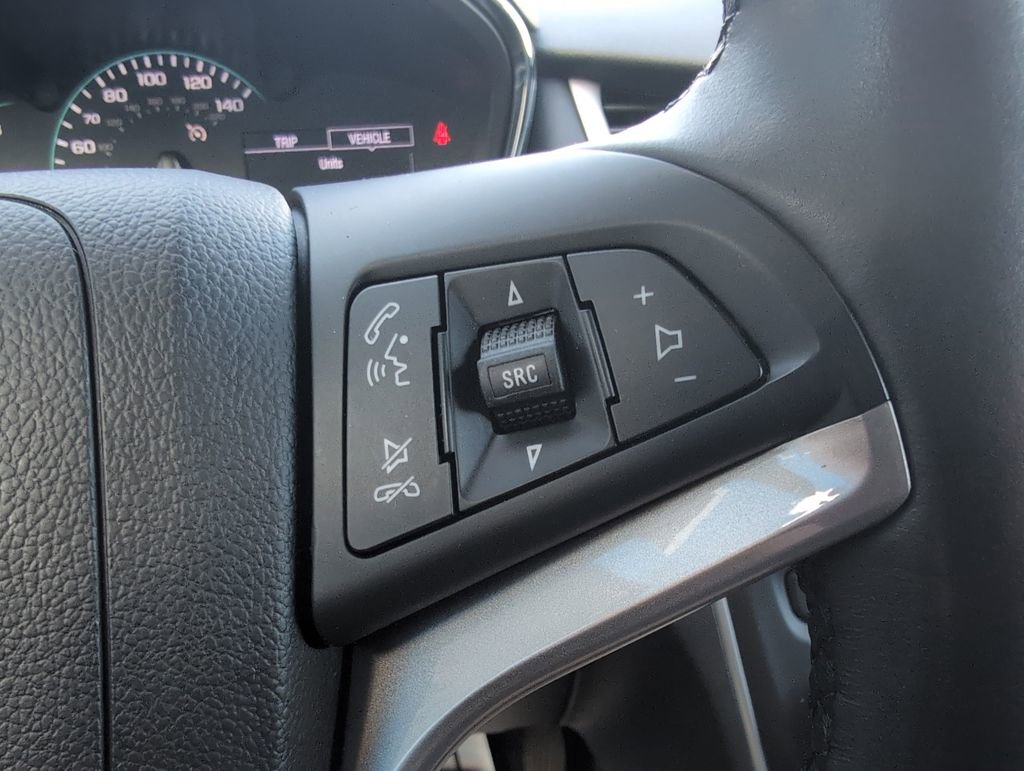 Used 2020 Chevrolet Trax LT w/ LT Convenience Package AWD/4WD image 17