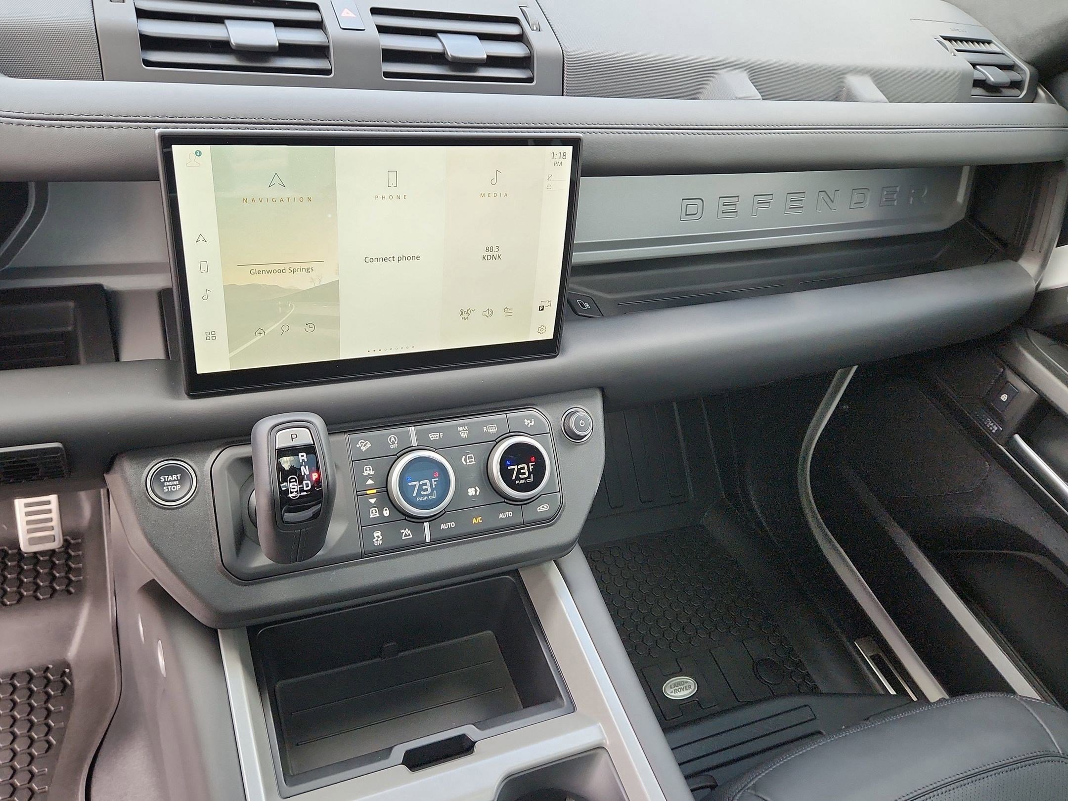 Certified 2025 Land Rover Defender 90 V8 image 22