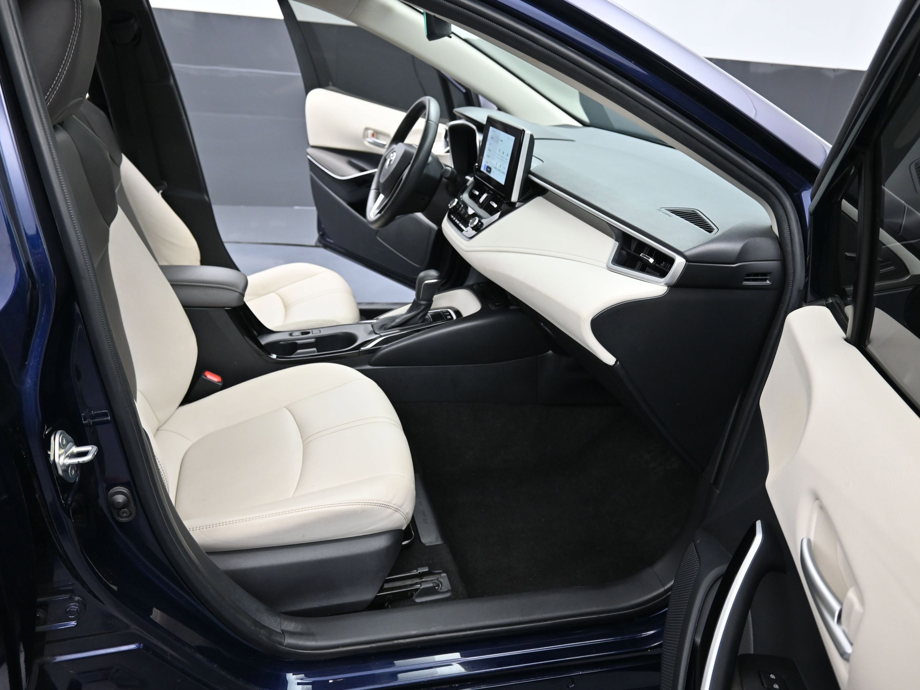 Certified 2024 Toyota Corolla XLE image 19