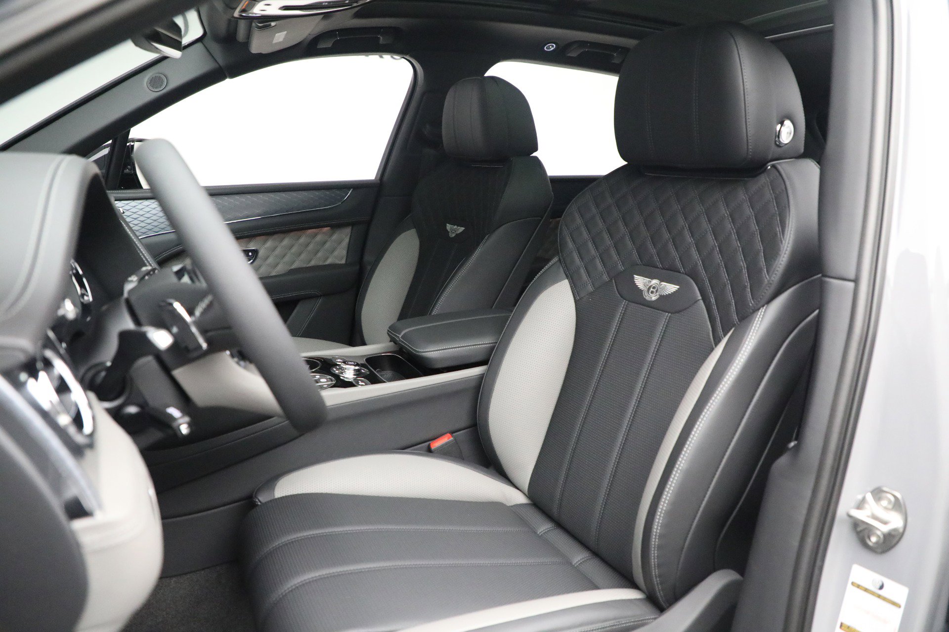 New 2024 Bentley Bentayga image 20