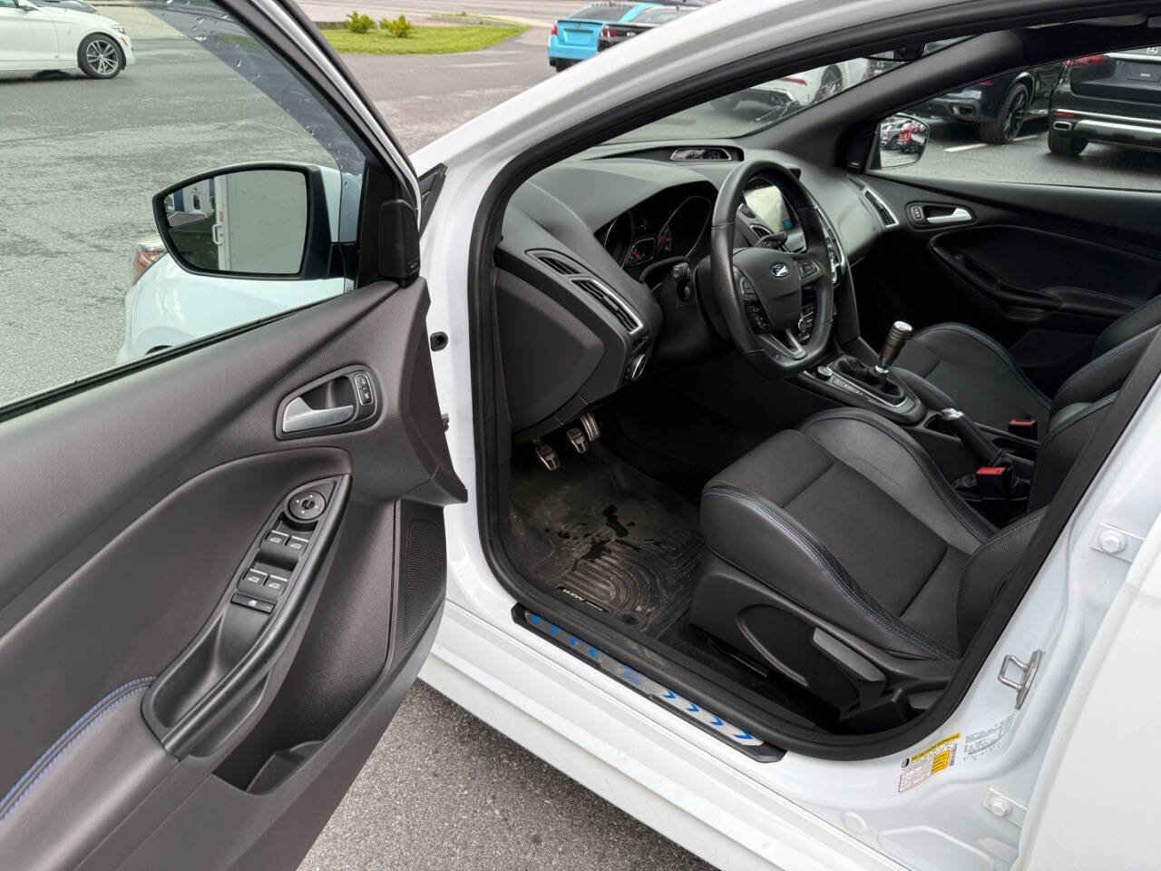 Used 2017 Ford Focus RS AWD/4WD image 15