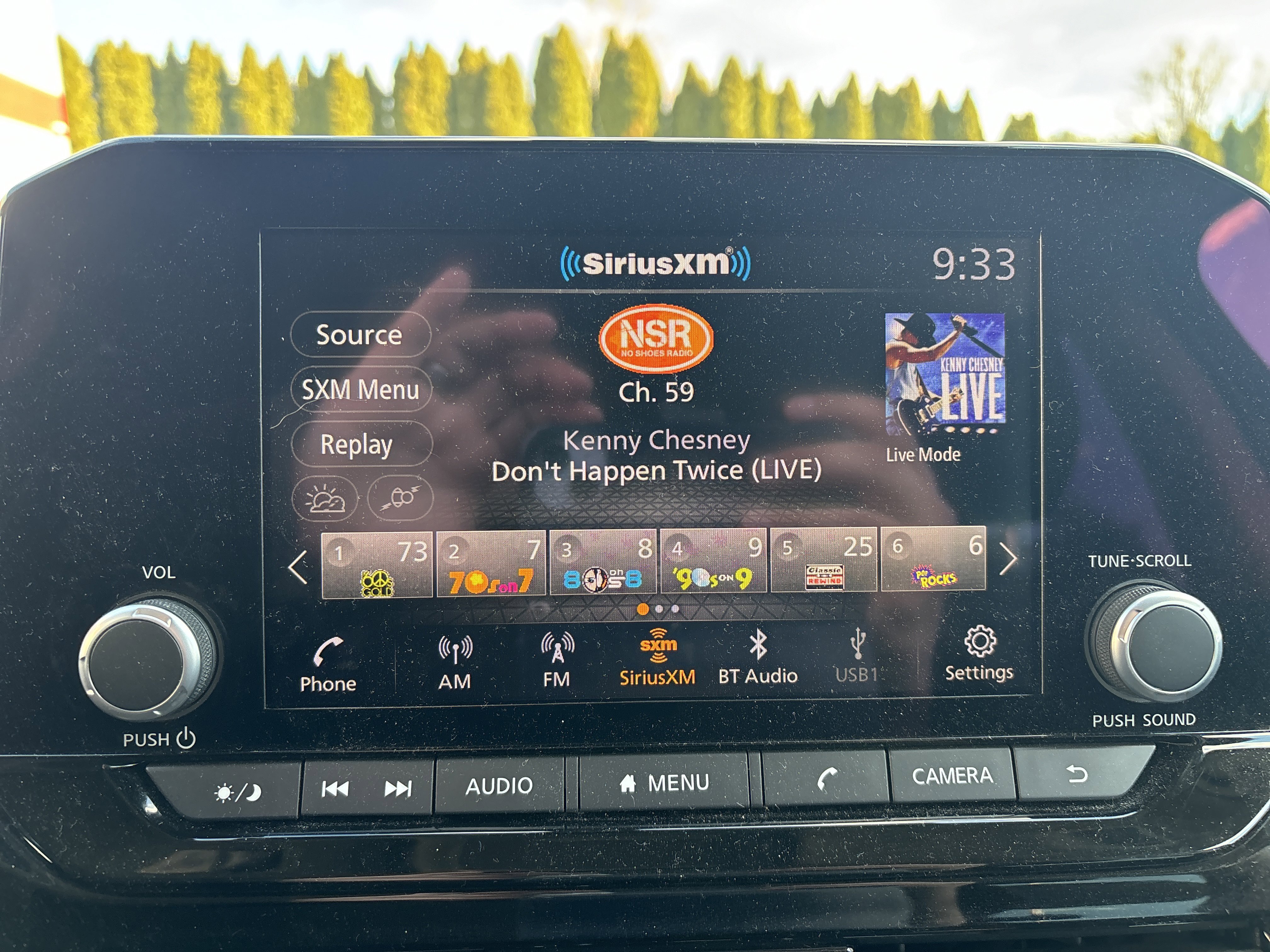 Used 2024 Nissan Pathfinder SV w/ Black Appearance Package image 27