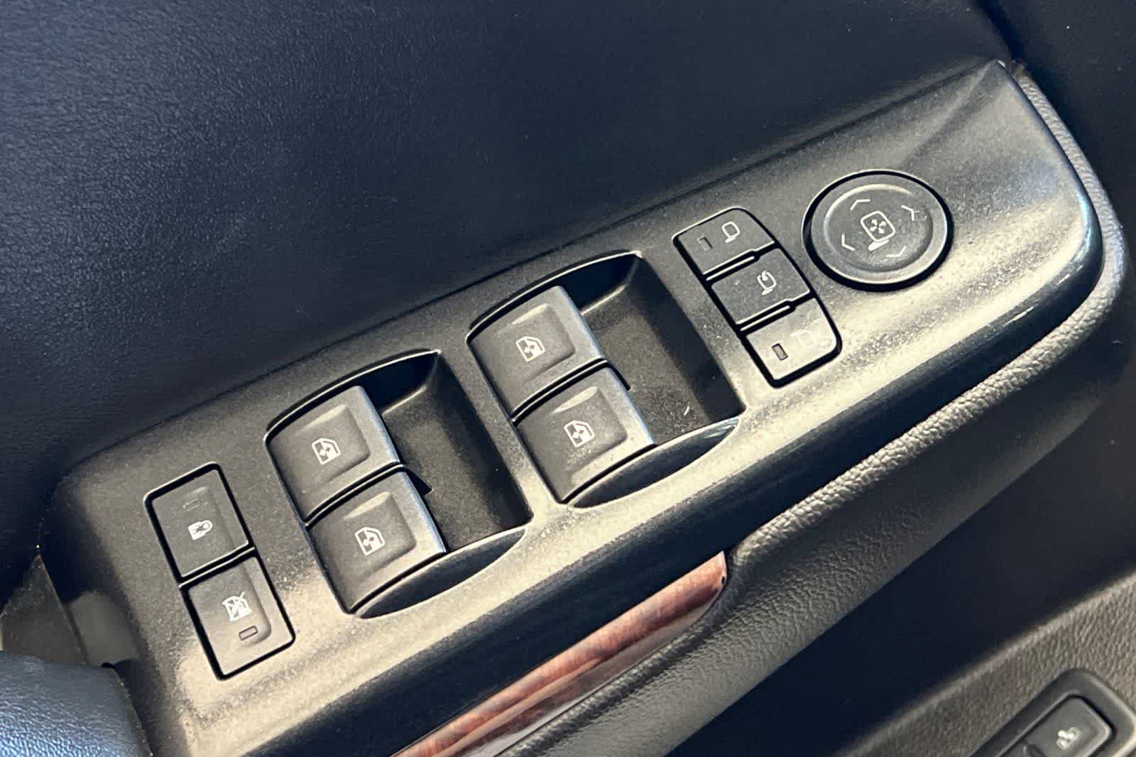 Used 2018 GMC Yukon SLT AWD/4WD image 14