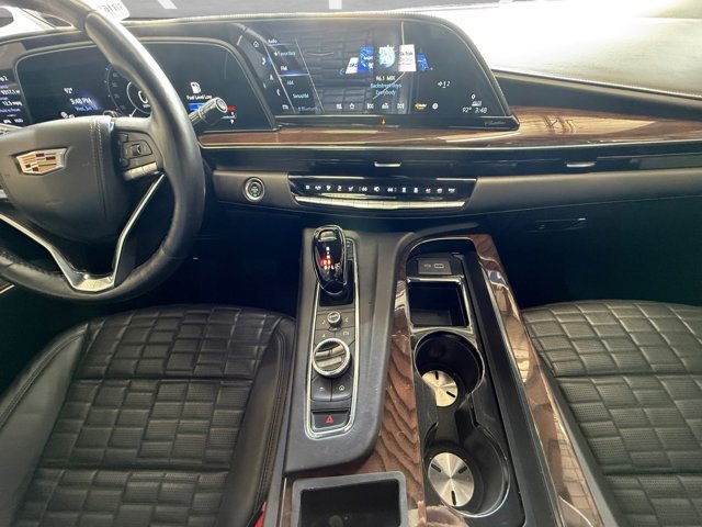 Certified 2024 Cadillac Escalade Sport Platinum w/ Heavy-Duty Trailer Package AWD/4WD image 3