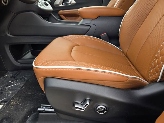 New 2026 Chrysler Pacifica Pinnacle FWD image 19