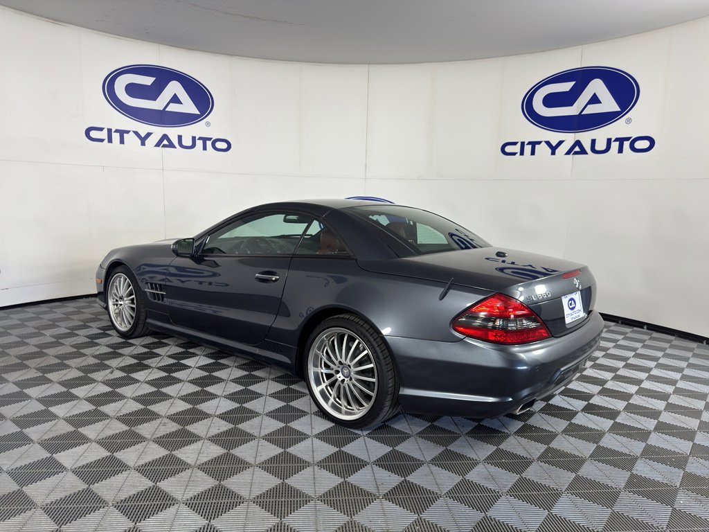 Used 2011 Mercedes-Benz SL 550 image 5
