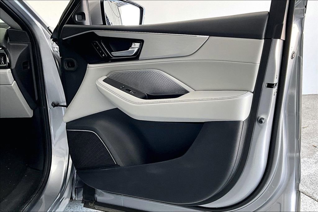 Certified 2022 Acura MDX FWD w/ Technology Package image 22